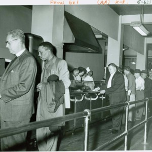 25SouthStreet_Cafeteria_02.jpg