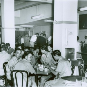 25SouthStreet_Cafeteria_03.jpg