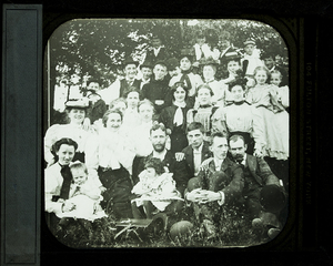 Group Portrait (outdoors) of Men, Women, & Children_187.jpg